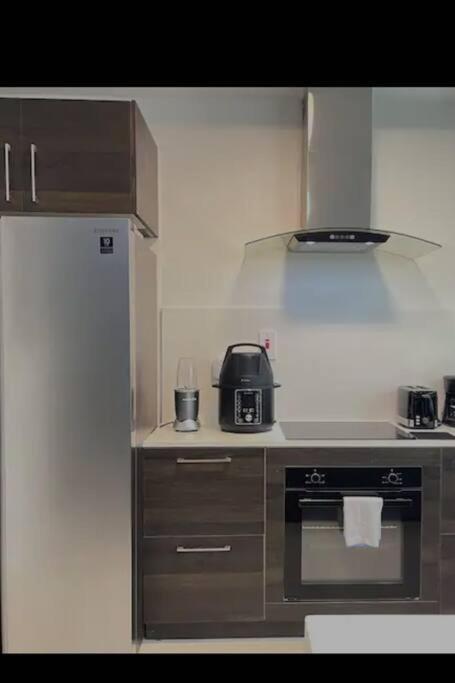 Parkhurst Lux Condo Near Devon House Кінгстон Екстер'єр фото